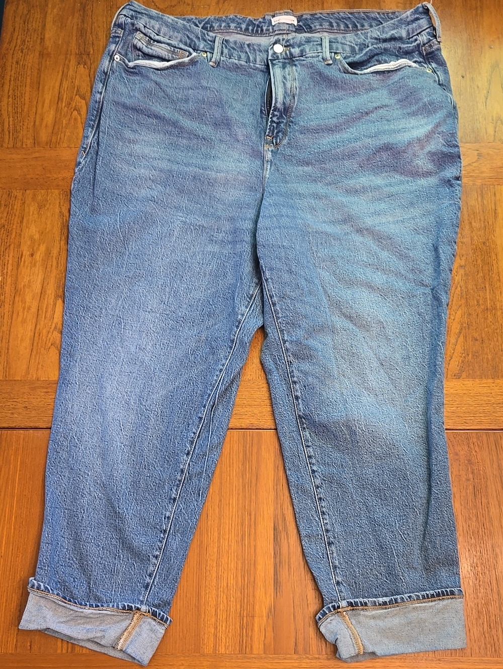 Good American Jeans - The Weekender Cuffe Jeans in Medium Blue